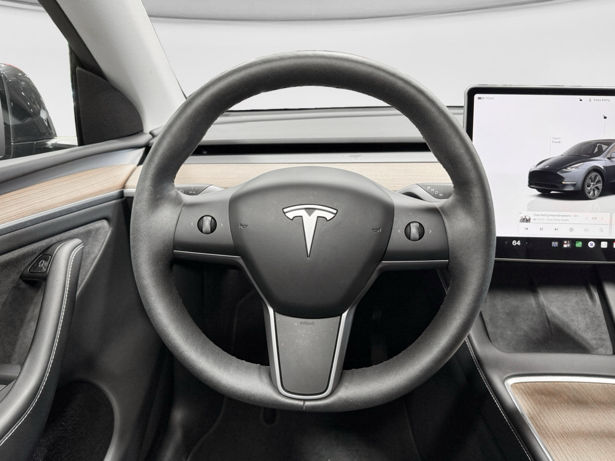 Used 2024 Tesla Model Y Long Range AWD/4WD image 8