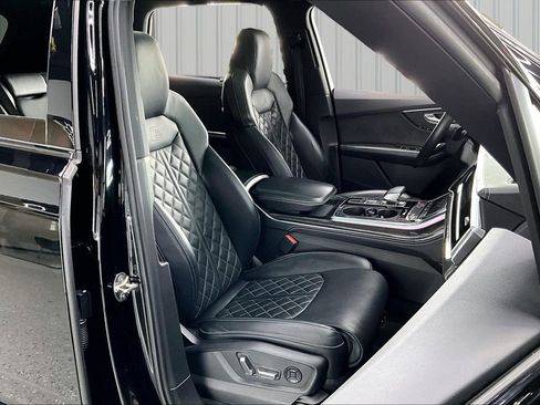 Used 2021 Audi SQ7 Premium Plus w/ Executive Package AWD/4WD image 31