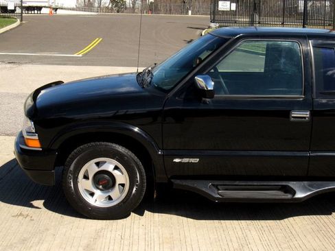 Used 2002 Chevrolet S10 Pickup 2WD Extended Cab w/ Comfort Convenience Pkg image 10