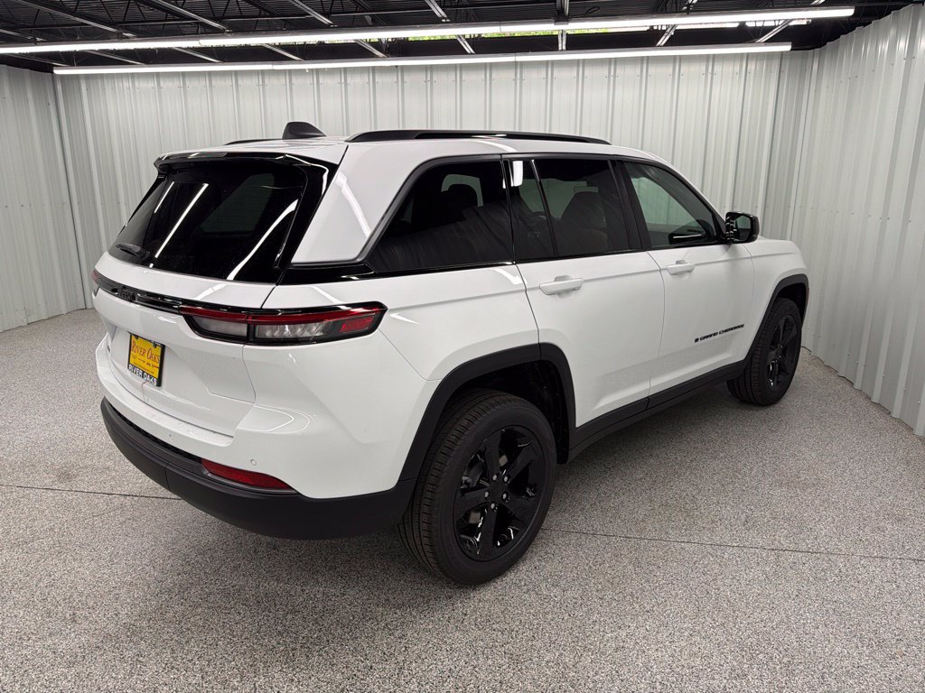 New 2026 Jeep Grand Cherokee Limited w/ Limited Altitude Package RWD image 6