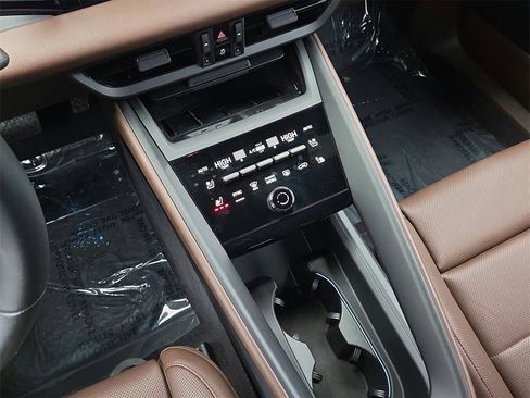 Used 2025 Porsche Macan Electric image 14