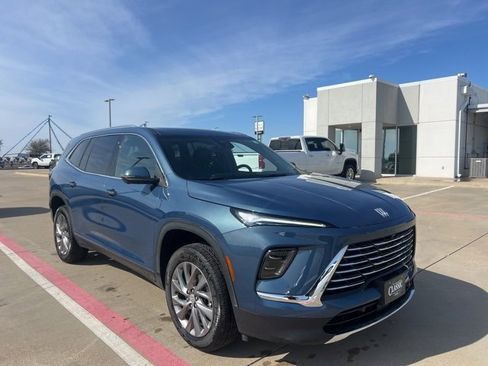 Used 2025 Buick Enclave Preferred image 1