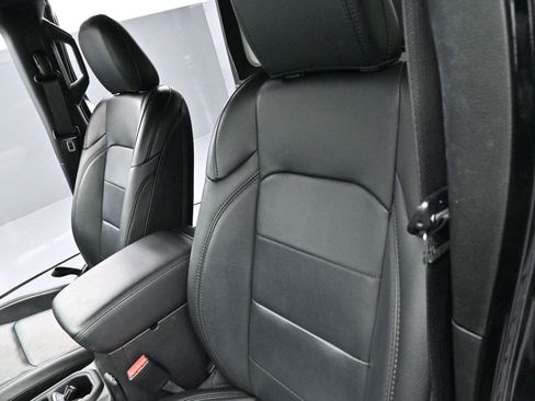 Used 2022 Jeep Wrangler Unlimited Sahara image 13