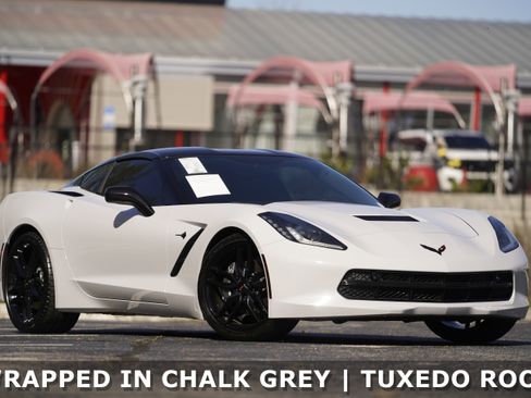 Used 2018 Chevrolet Corvette 2LT w/ 2LT Preferred Equipment Group image 2