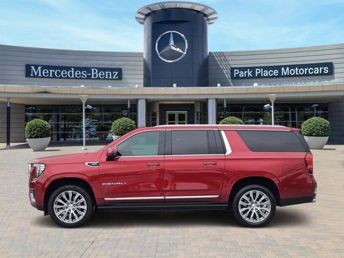 Used 2023 GMC Yukon XL Denali w/ Denali Reserve Package image 3