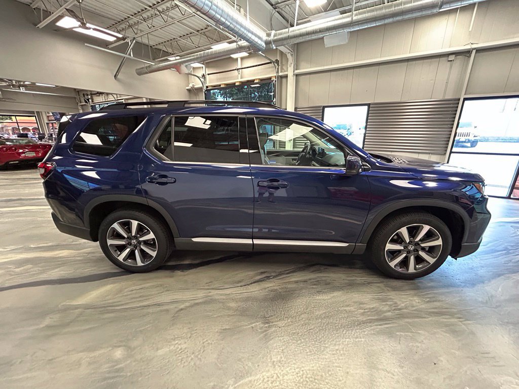 Used 2023 Honda Pilot Touring image 29