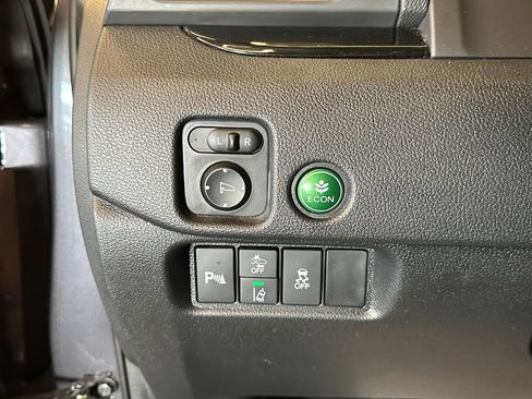 Used 2021 Honda Pilot Touring image 18