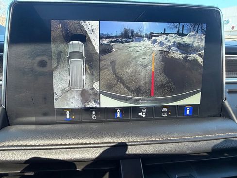 Used 2024 GMC Yukon AT4 w/ AT4 Premium Package image 27