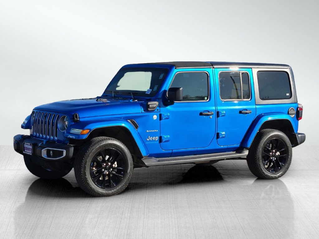 Used 2023 Jeep Wrangler Unlimited Sahara w/ Dual Top Group AWD/4WD image 6