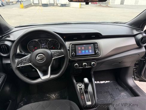 Used 2020 Nissan Kicks S image 9