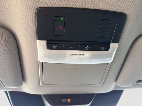 Used 2025 Nissan Pathfinder SL FWD image 25