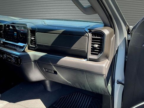 Used 2024 Chevrolet Silverado 1500 LT AWD/4WD image 18