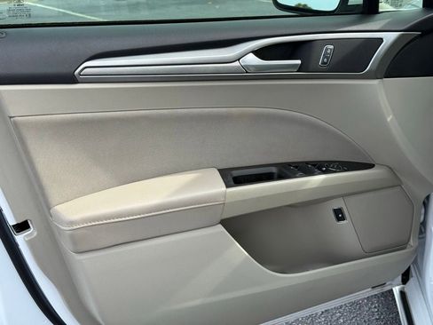 Certified 2020 Ford Fusion SE image 15