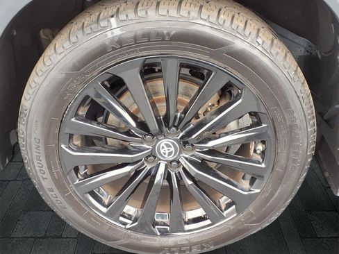 Used 2023 Toyota Highlander XSE image 11