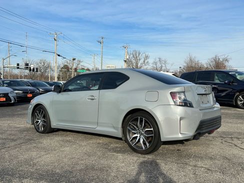 Used 2014 Scion tC Hatchback Coupe 2D image 4