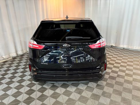 Used 2024 Ford Edge SE w/ Black Appearance Package image 5