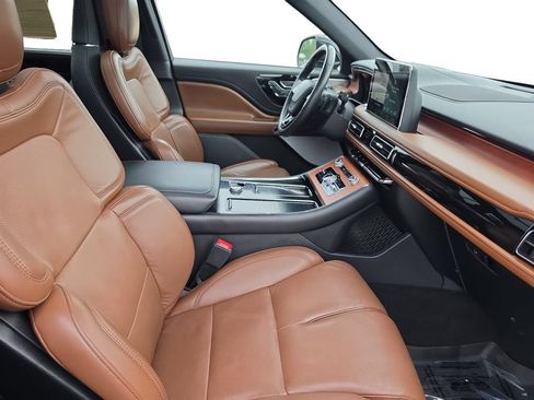 Used 2020 Lincoln Aviator Grand Touring w/ Equipment Group 302A AWD/4WD image 15