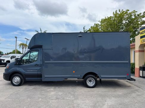 Used 2021 Ford Transit 350 DRW RWD image 2