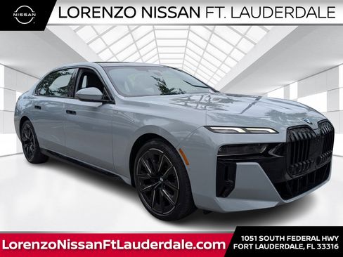 Used 2023 BMW 740i RWD image 1