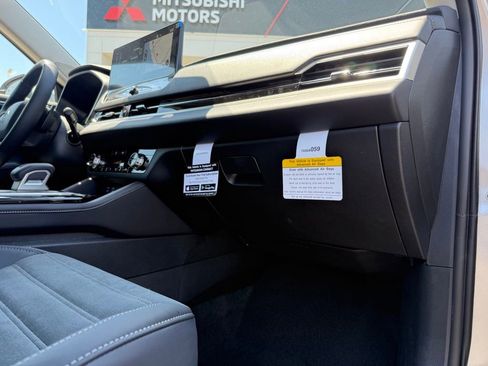 New 2026 Mitsubishi Outlander SE AWD/4WD image 17