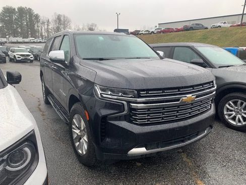 Used 2023 Chevrolet Suburban Premier image 3