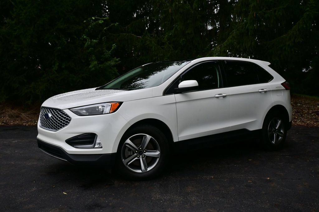Used 2024 Ford Edge SEL w/ Convenience Package AWD/4WD image 2