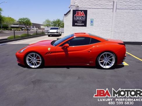 Used 2014 Ferrari California RWD image 61