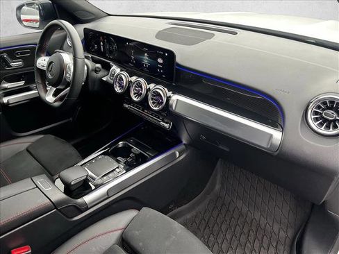 Used 2023 Mercedes-Benz GLB 250 image 23