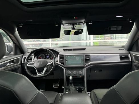 Used 2020 Volkswagen Atlas Cross Sport SE w/ Panoramic Sunroof Package AWD/4WD image 16
