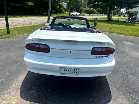 Used 1995 Chevrolet Camaro Z28 image 6