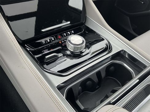 New 2026 Jeep Grand Wagoneer L 4WD image 17