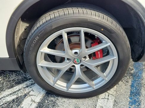 Used 2018 Alfa Romeo Stelvio Ti Sport image 11