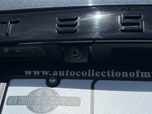 Used 2023 Tesla Model X Plaid image 15