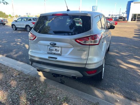 Used 2016 Ford Escape SE image 6
