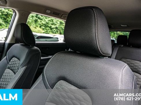 Used 2024 Nissan Pathfinder S AWD/4WD image 18