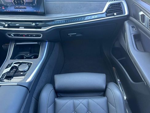 Used 2025 BMW X5 xDrive40i w/ M Sport Package AWD/4WD image 32