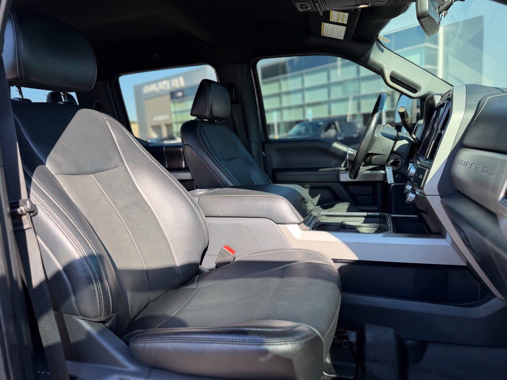 Used 2022 Ford F350 Lariat w/ Black Appearance Package AWD/4WD image 10