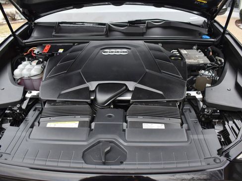 Used 2019 Audi Q8 Prestige w/ Luxury Package image 55