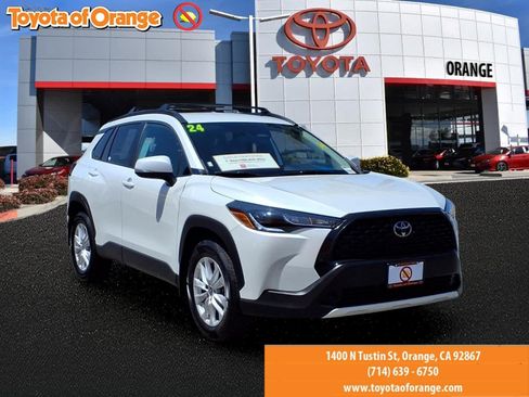 Certified 2024 Toyota Corolla Cross LE FWD image 1
