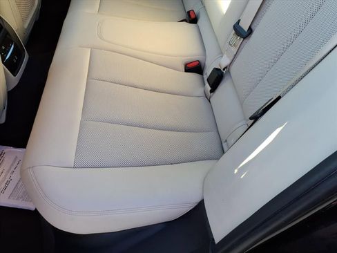 Used 2022 BMW 330i xDrive Sedan w/ Premium Package image 22