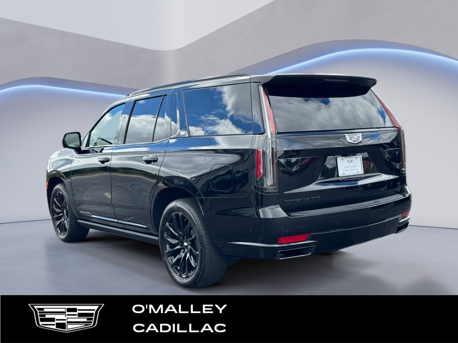 Certified 2024 Cadillac Escalade Sport Platinum w/ LPO, ONYX Package AWD/4WD image 3