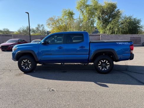 Used 2017 Toyota Tacoma TRD Off-Road w/ Tow Package image 8