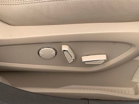 Used 2022 Lincoln Nautilus FWD w/ Premium Package image 15