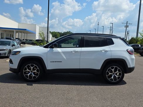 Used 2025 Jeep Compass Limited AWD/4WD image 6