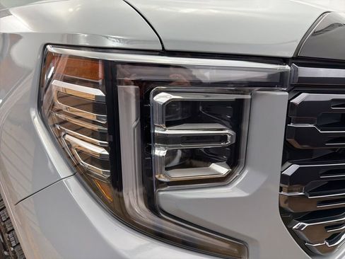 Used 2025 GMC Sierra 1500 Denali Ultimate image 34