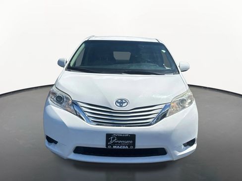 Used 2017 Toyota Sienna LE FWD image 8