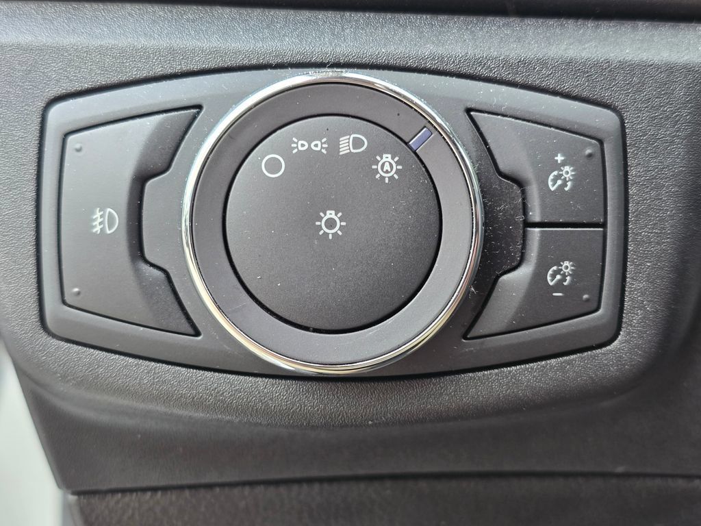 Used 2019 Ford Fusion SE w/ Equipment Group 151A FWD image 28