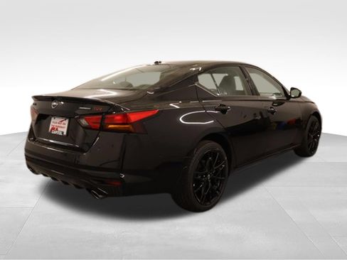 New 2026 Nissan Altima 2.5 SR w/ SR Midnight Edition Package AWD/4WD image 2