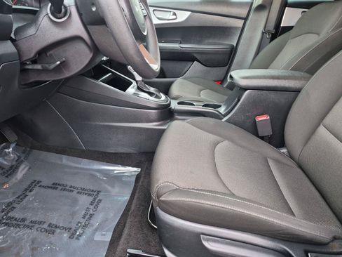 Used 2024 Kia Forte LX FWD image 18