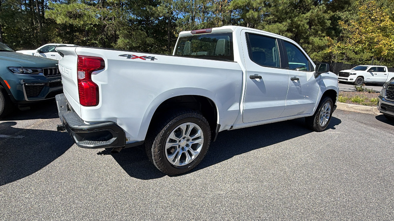 Used 2019 Chevrolet Silverado 1500 W/T w/ Trailering Package AWD/4WD image 8